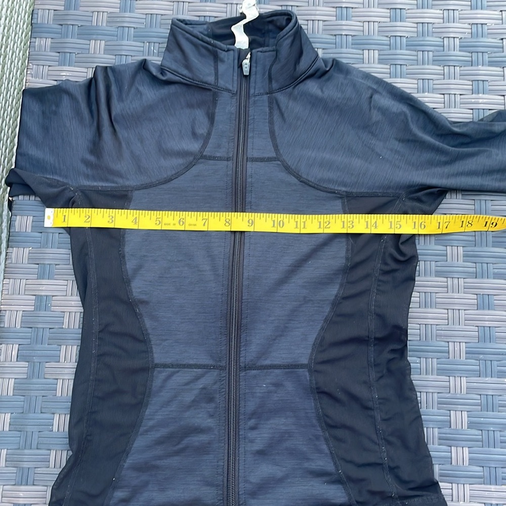 Lululemon Mesh Define Jacket - Picture 15 of 15
